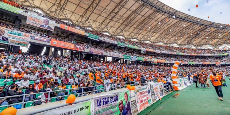 Congrès du RHDP : Ebimpé s’échauffe, avant le discours attendu de Ouattara
