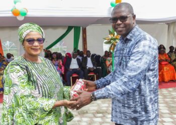 Koumassi/semaine de la mère : Le maire Balley offre des milliers de cadeaux aux femmes