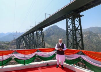 Inde: Le Premier ministre Modi inaugure le plus haut pont ferroviaire du monde au Cachemire