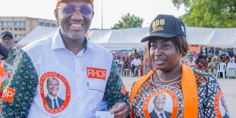 Yamoussoukro/Préparatifs du Congrès du RHDP : le ministre Souleymane Diarrassouba offre 7 000 cartes aux militants de base