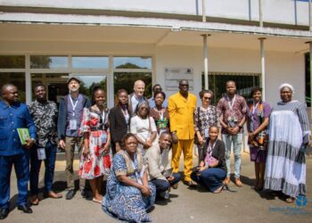 Abidjan : des journalistes scientifiques découvrent les installations de l’Institut Pasteur