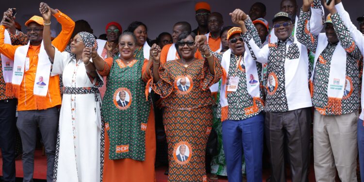 Pré-Congrès RHDP Anyama /Ouattara plébiscité pour 2025. Fatim Bamba salue la mobilisation