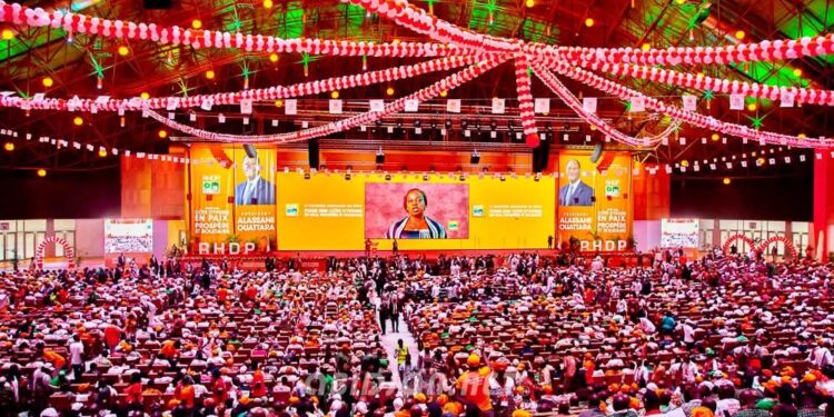 1ère journée du 2ᵉ Congrès ordinaire du RHDP : Plus de 10 000 militants rassemblés au parc des expositions d’Abidjan