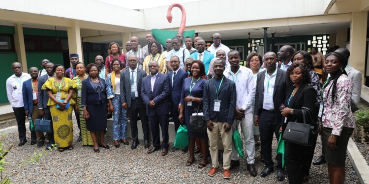 16e Colloque de Biologie, Santé Publique et Sciences Pharmaceutiques : Les chercheurs planchent sur l’approche « One Health »…