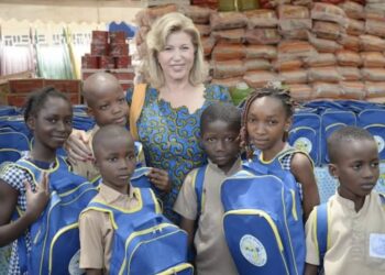 Quartier « Corridor » de Tiassalé: La Première Dame offre une école grâce au plaidoyer d’Alpha Sanogo