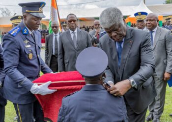 Zambakro : 120 nouveaux sous-lieutenants des Forces armées reçoivent leurs épaulettes