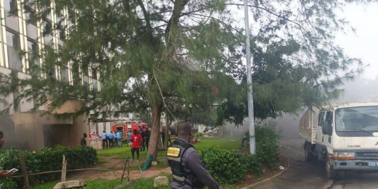 Abidjan-Plateau/incendie à la Tour E: Voici comment le sinistre a débuté au sous-sol
