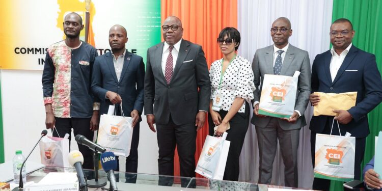 Collecte des parrainages: 31 candidats sur le terrain, Kuibiert clarifie les règles de l’opération