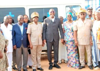 Yakro:  Souleymane Diarrassouba offre une ambulance médicalisée au CSU d’Affounvassou Château – Bellevue