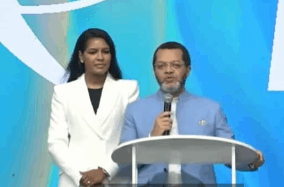 Le pasteur Marcello Tunasi donne les raisons de son mariage avec Esther Aïcha