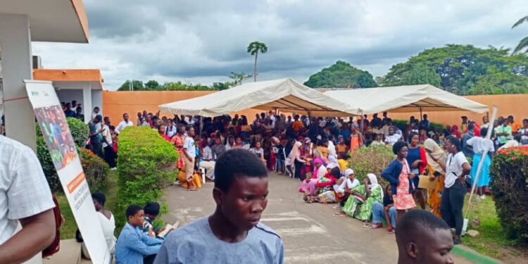 Yamoussoukro/Foire Nationale de l’Emploi et du Recrutement 2025: Les jeunes prennent d’assaut l’Agence emploi jeunes