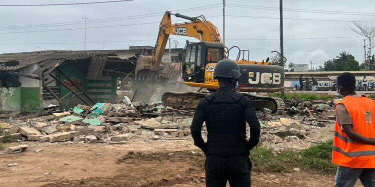 Déguerpissement de la gare routière de Tiassalé : Assalé a-t-il favorisé Sococé au détriment des populations ?