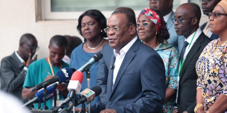 Présidentielle 2025 : Pascal Affi N’Guessan dépose sa candidature à la CEI