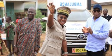 Agnibilékrou: Siandou Fofana dote Brindoukro d’une ambulance et lance la construction d’un centre de santé