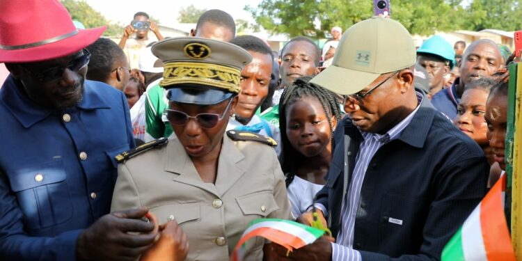 Haut-Sassandra : Mamadou Touré dote Déma 3 d’une pompe à motricité solaire