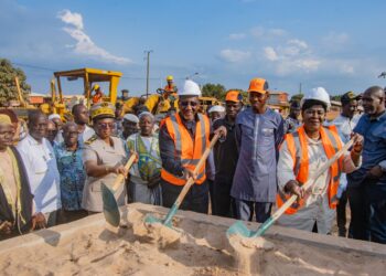 Yamoussoukro / Reprofilage lourd des rues de Kokrenou :Souleymane Diarrassouba lance les travaux