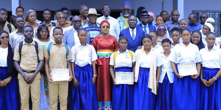 Anyama: La Mairie offre plus de 100 prises en charge à des élèves vulnérables