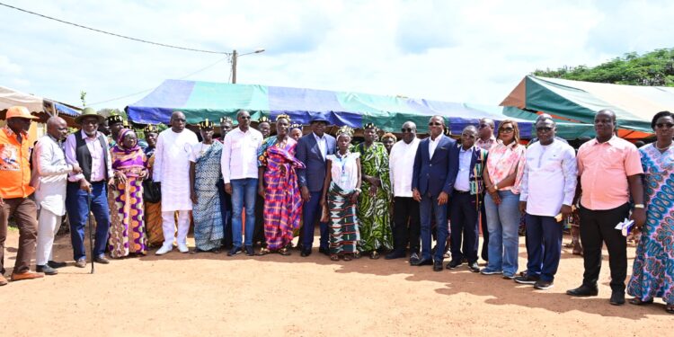 Toumodi/Présidentielle apaisée : Le ministre Amédé kouakou sensible les populations de cinq villages