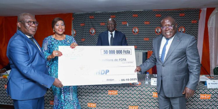 Campagne présidentielle 2025: Les sénateurs Rhdp apportent une contribution financière