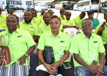 Sotra: Les machinistes et pilotes de bateaux-bus ont désormais de nouvelles tenues