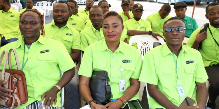 Sotra: Les machinistes et pilotes de bateaux-bus ont désormais de nouvelles tenues