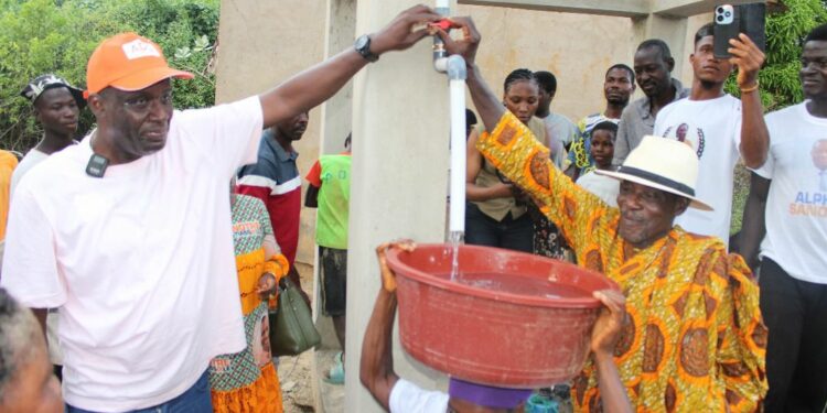 Tiassalé/Ahuekro: Alpha Sanogo étanche la soif des populations…