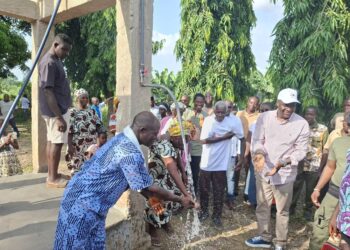 Tiassalé: Nvodiokro réceptionne son château d’eau grâce à Alpha Sanogo