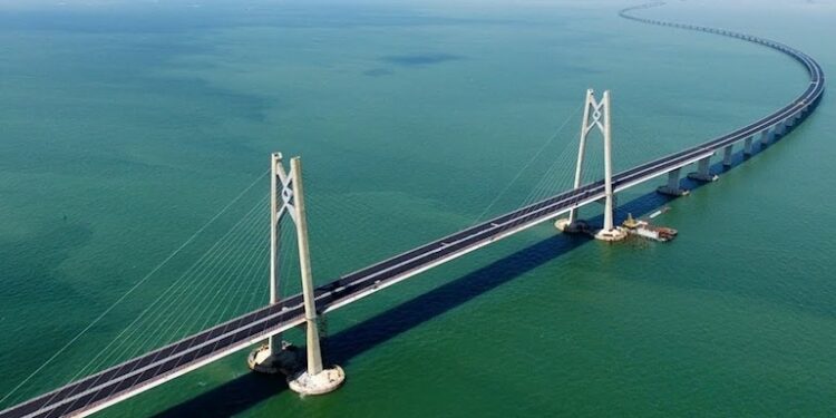 Infrastructures: La Chine championne du monde des ponts suspendus