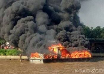 Abidjan/Transport lagunaire : 2 bateaux-bus de la SOTRA détruits par un incendie à Treichville