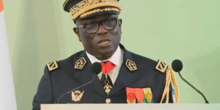 Nouvel an: le chef d’état-major réaffirme la loyauté de l’Armée ivoirienne au Président Ouattara