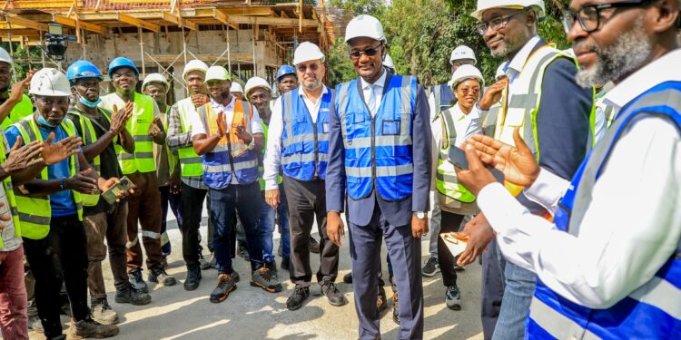 Le ministre Moussa Sanogo inspecte l’immeuble Sebroko, à la Tour C et la Tour F