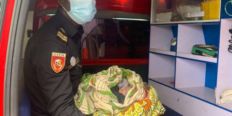 Bouaké : un nouveau-né abandonné dans une décharge, sauvé par les pompiers