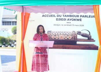 Restitution du Djidji Ayôkwé/Après plus d’un siècle en France : le tambour parleur Bidjan retrouve la terre de ses ancêtres