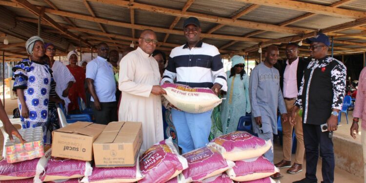 Tiassalé/Ramadan- Carême: Le député Alpha Sanogo apporte son soutien aux religieux et aux veuves