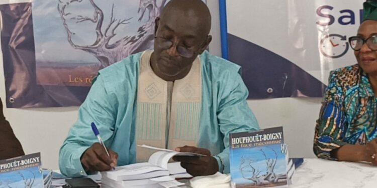Littérature : Traoré Moussa dédicace « Houphouët-Boigny, face méconnue ».