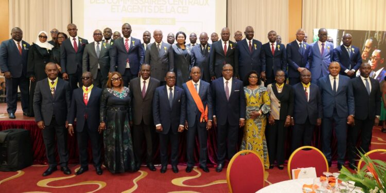 Décoration des agents de la CEI : Le Grand Chancelier Ally Coulibaly salue le rôle joué par l’institution