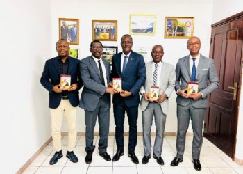 Quand la plume d’Edmond KOUASSI prône la paix : un message inspirant au Centre de Recherches Océanologiques