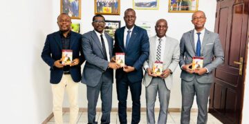 Quand la plume d’Edmond KOUASSI prône la paix : un message inspirant au Centre de Recherches Océanologiques