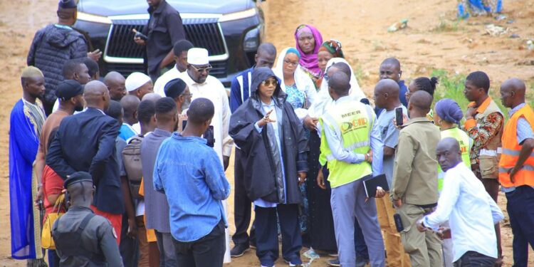 Anyama : Fatima Bamba  lance les travaux de reprofilage lourd