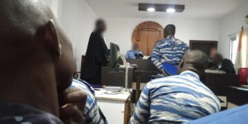 Tribunal militaire d’Abidjan: Un adjudant condamé à 5 ans de prison ferme pour avoir extorqué 5 000 FCFA à des motocyclistes