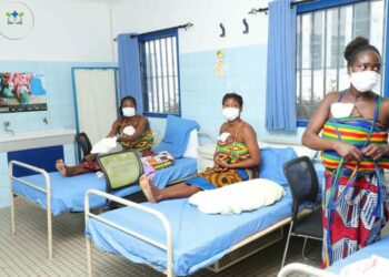 Côte d&rsquo;Ivoire: le taux de survie des prématurés atteint 91 % grâce aux soins kangourou