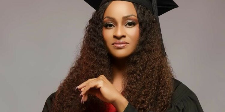 Consécration académique : Akessé Guibila Hélène décroche un Doctorat in Business Administration