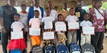 Gomon : Kacou Adou Stéphane célèbre et récompense l’excellence scolaire