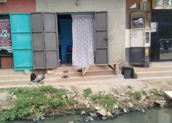 Abidjan : 11 établissements sanitaires et boulangeries fermés