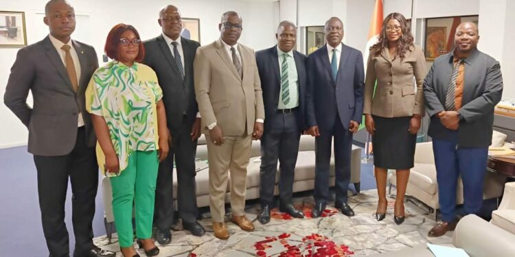 Unaforh: Adjara Sangaré présente les missions de l’union au ministre Amadou Koné