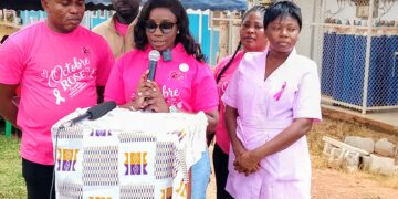 Ouellé/Octobre Rose: L’ONG IALF dépiste plus de 500 femmes. Estelle Kouamé appelle à faire de la prévention un réflexe